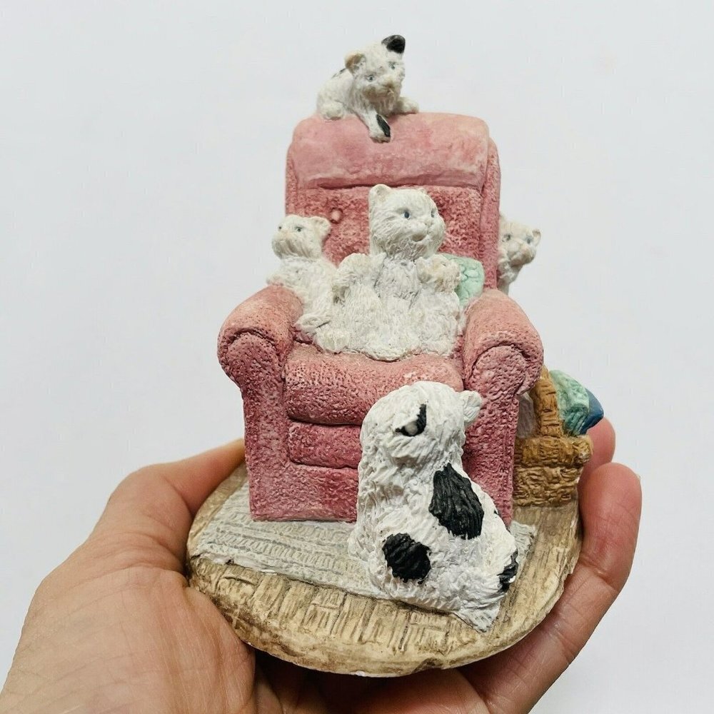 Vintage Stone Critters Family Cat Kitten Kitty Chair Recliner Figurine SC319 USA